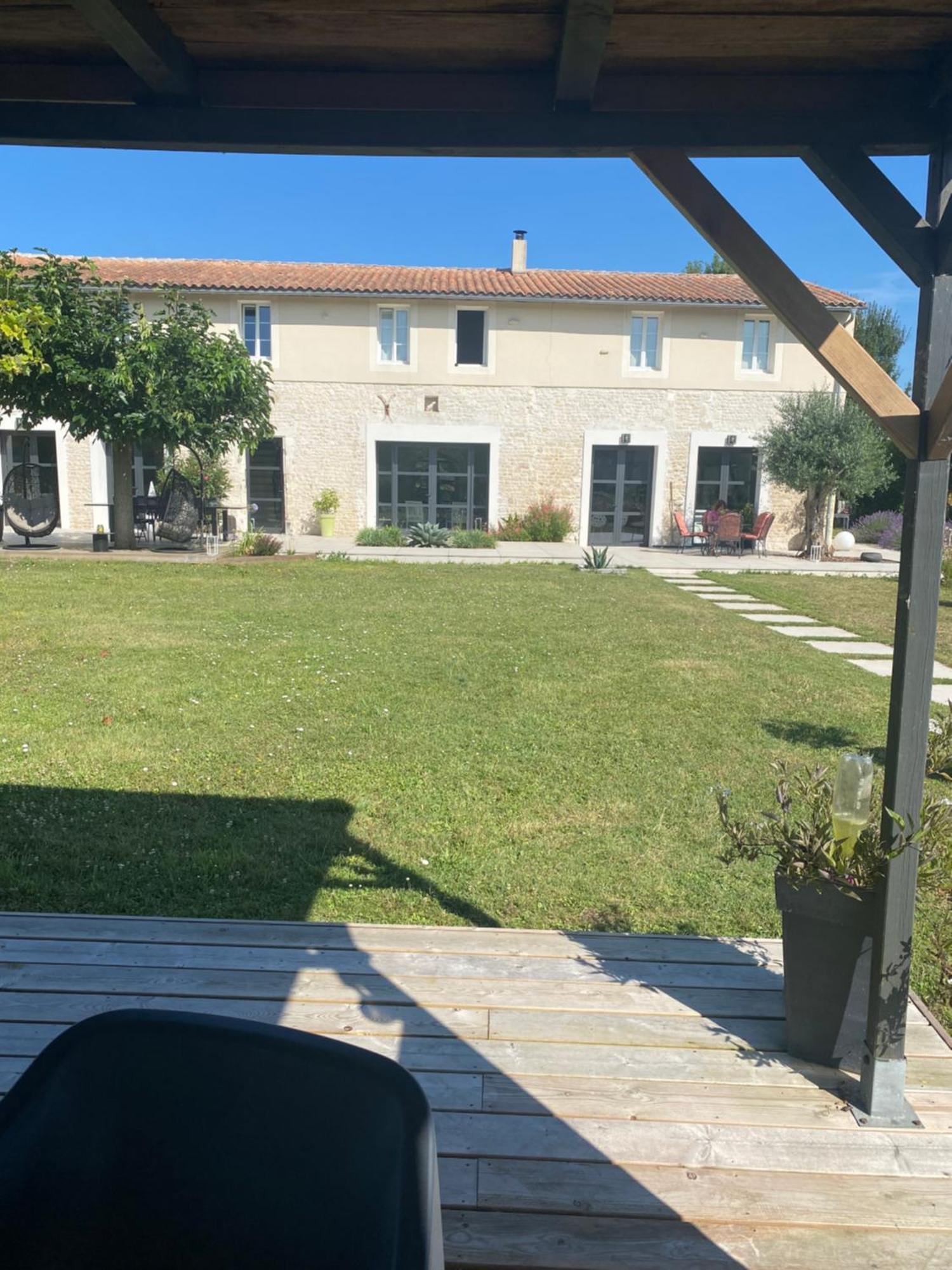 La Chaumeauniere Bed & Breakfast Aigrefeuille-dʼAunis Екстериор снимка