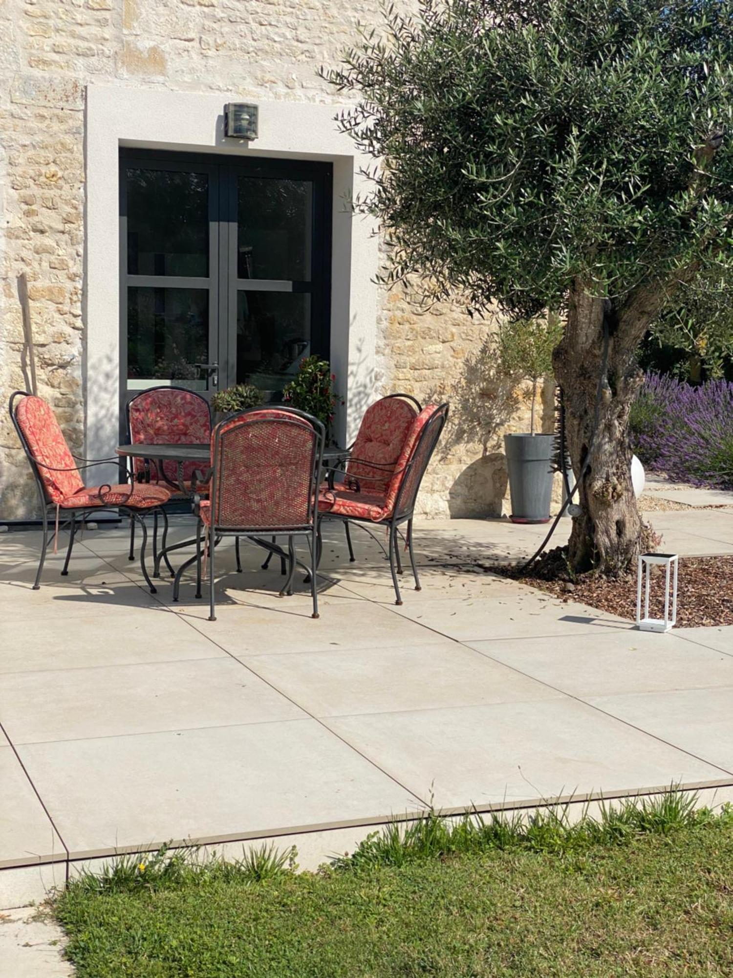 La Chaumeauniere Bed & Breakfast Aigrefeuille-dʼAunis Екстериор снимка