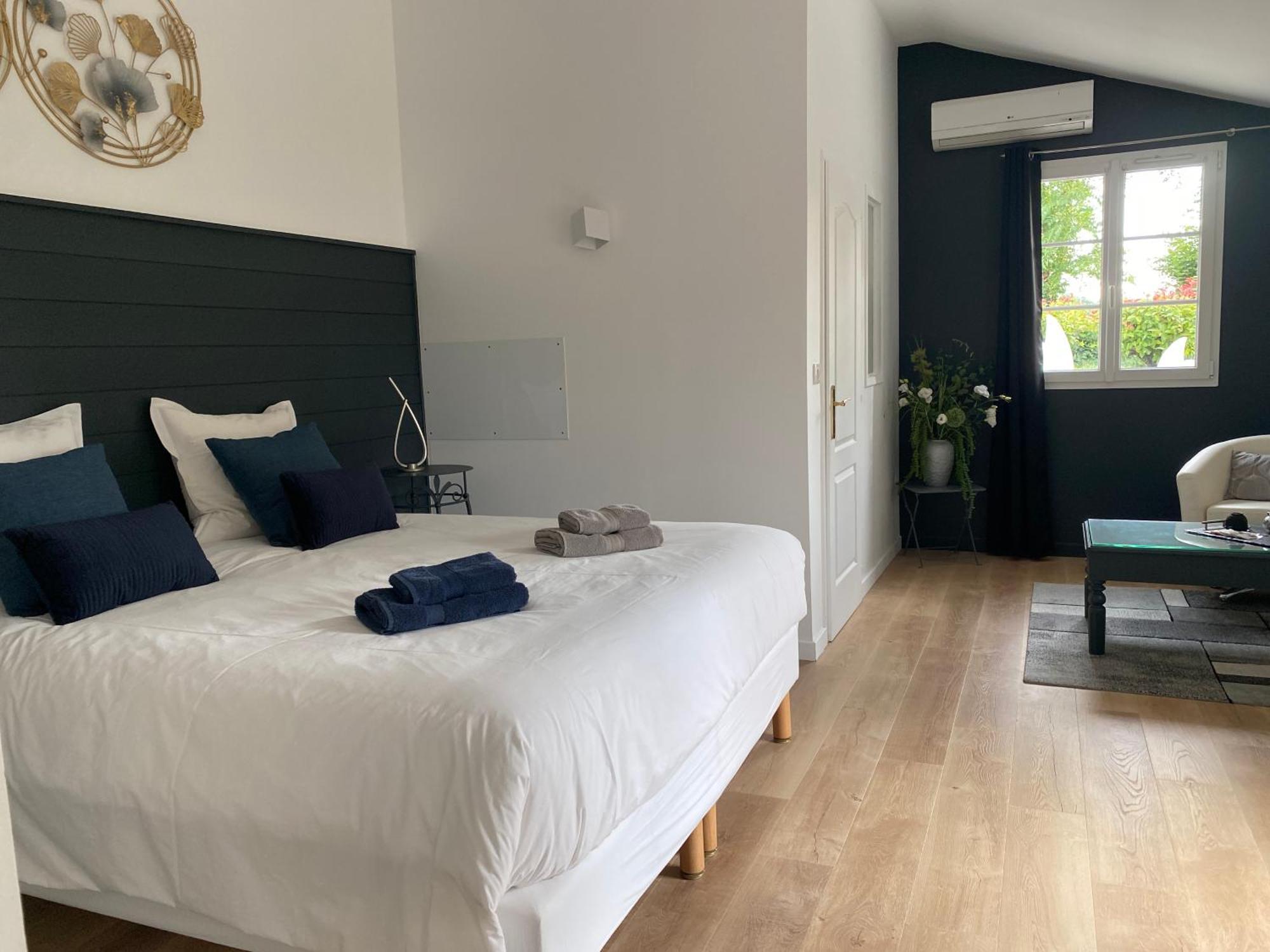 La Chaumeauniere Bed & Breakfast Aigrefeuille-dʼAunis Екстериор снимка