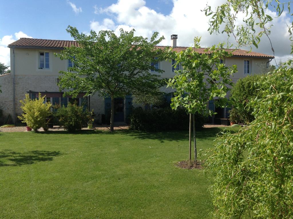 La Chaumeauniere Bed & Breakfast Aigrefeuille-dʼAunis Екстериор снимка