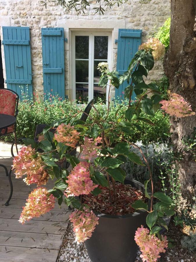 La Chaumeauniere Bed & Breakfast Aigrefeuille-dʼAunis Екстериор снимка