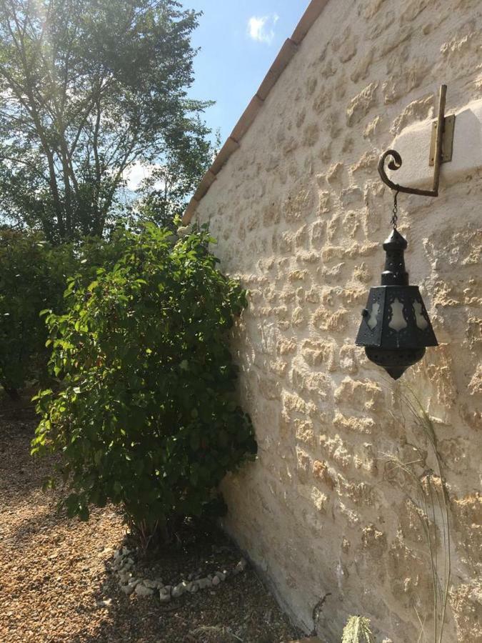 La Chaumeauniere Bed & Breakfast Aigrefeuille-dʼAunis Екстериор снимка